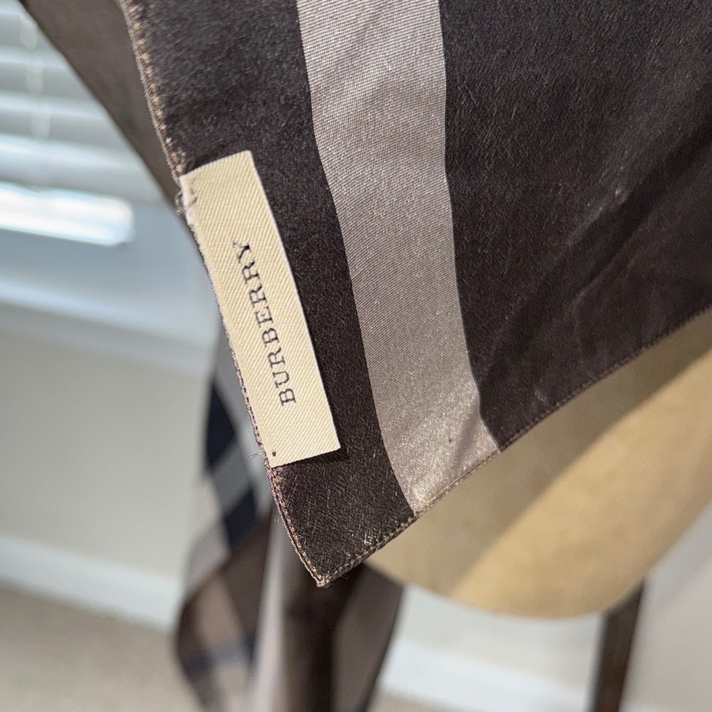 Plaid Burberry Patterned silk scarf - Picture 4 of 4